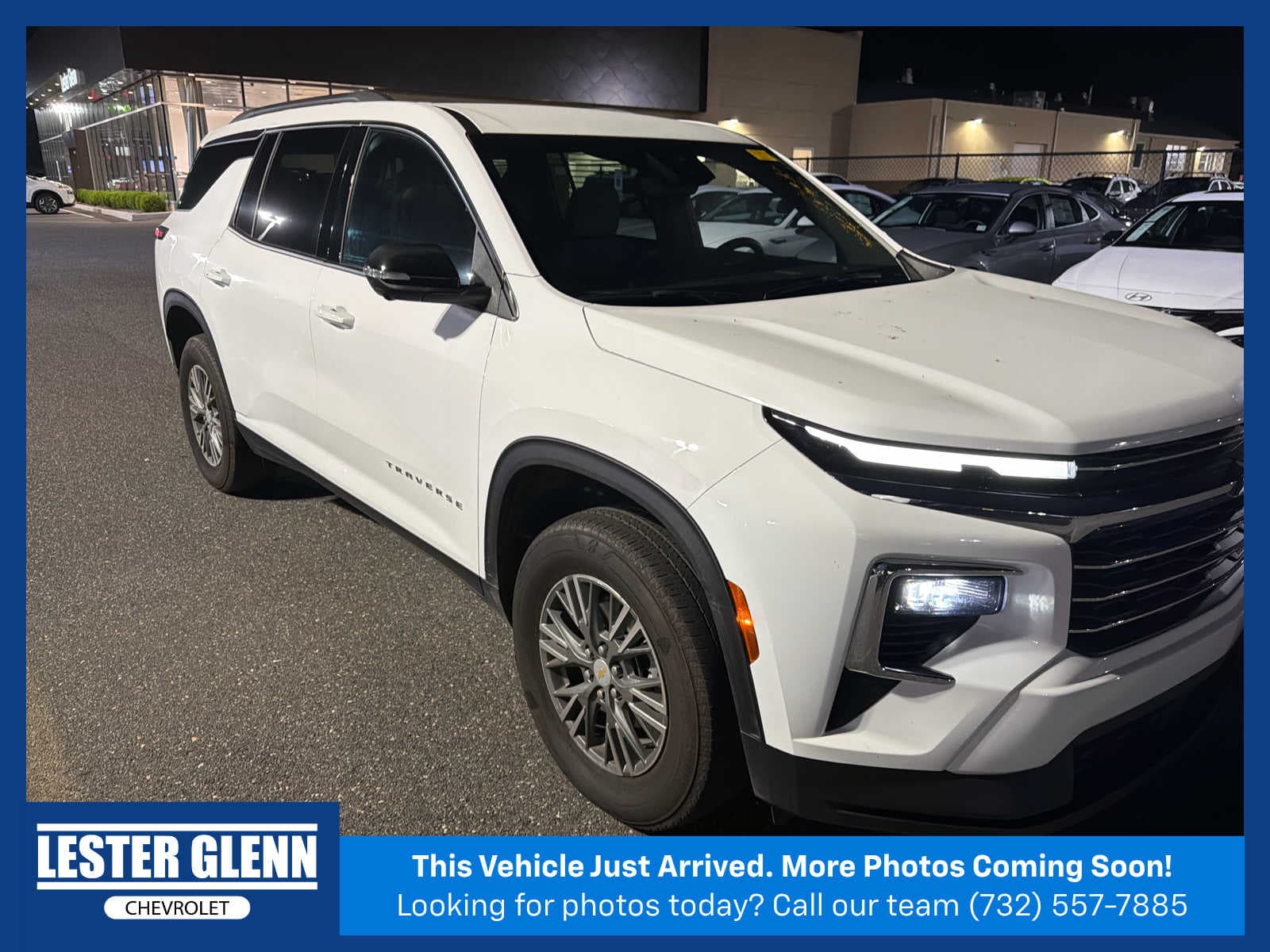 2026 Chevrolet Traverse FWD LT — photo 1 of 11