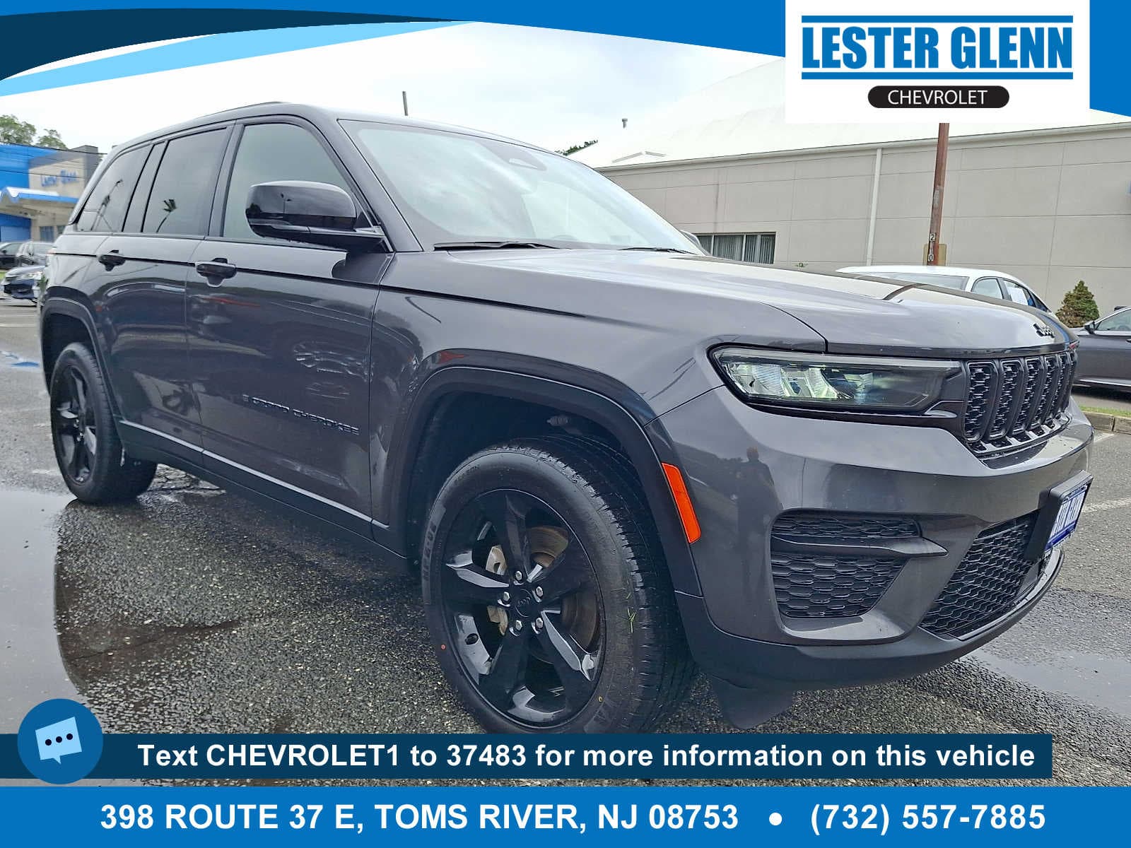 2022 Jeep Grand Cherokee Laredo — photo 1 of 30
