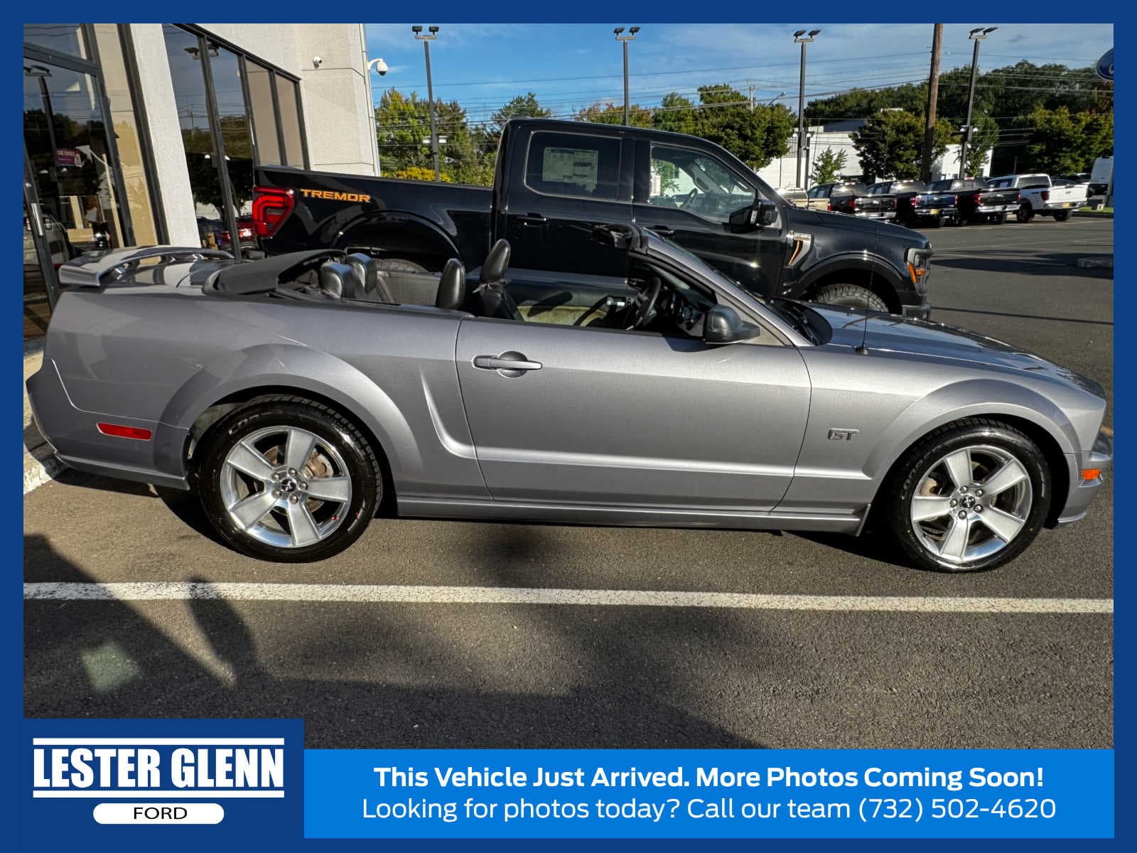 2006 Ford Mustang GT Deluxe — photo 1 of 12