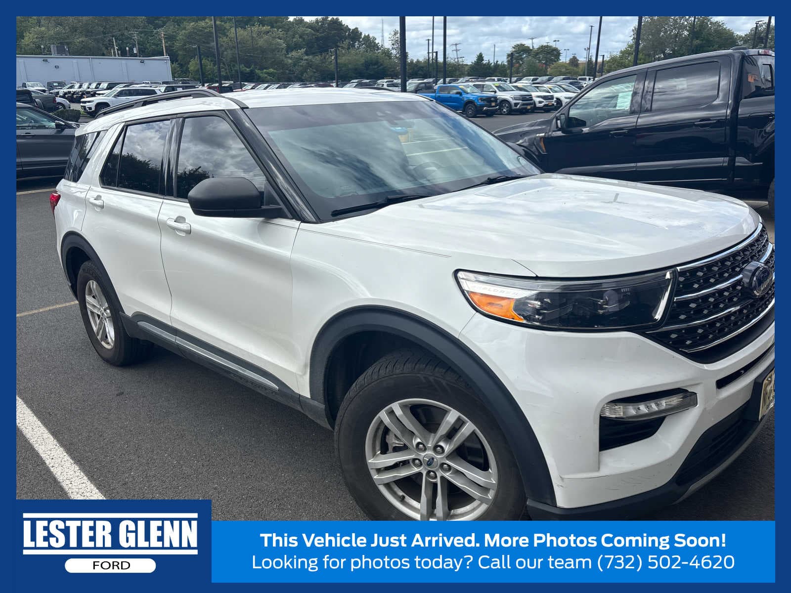 2022 Ford Explorer XLT — photo 1 of 4