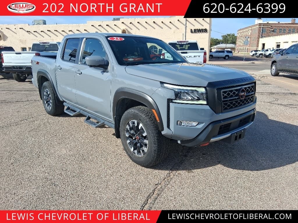 2023 Nissan Frontier PRO-4X — photo 1 of 12