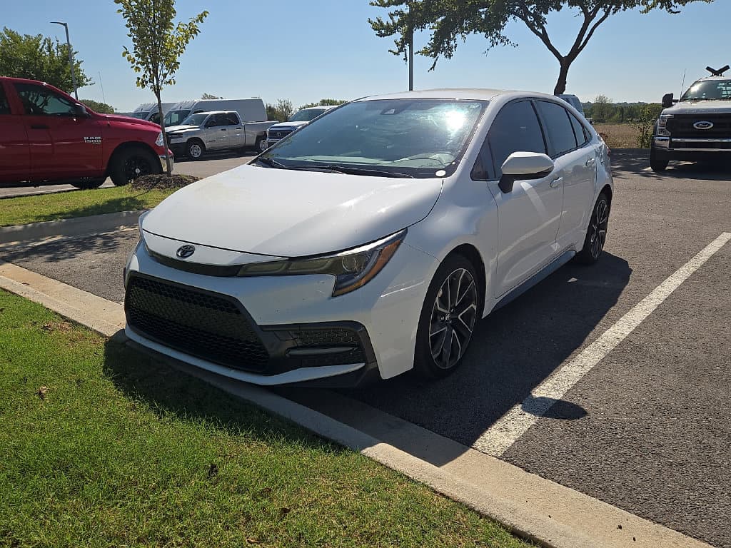 2020 Toyota Corolla SE — photo 1 of 6