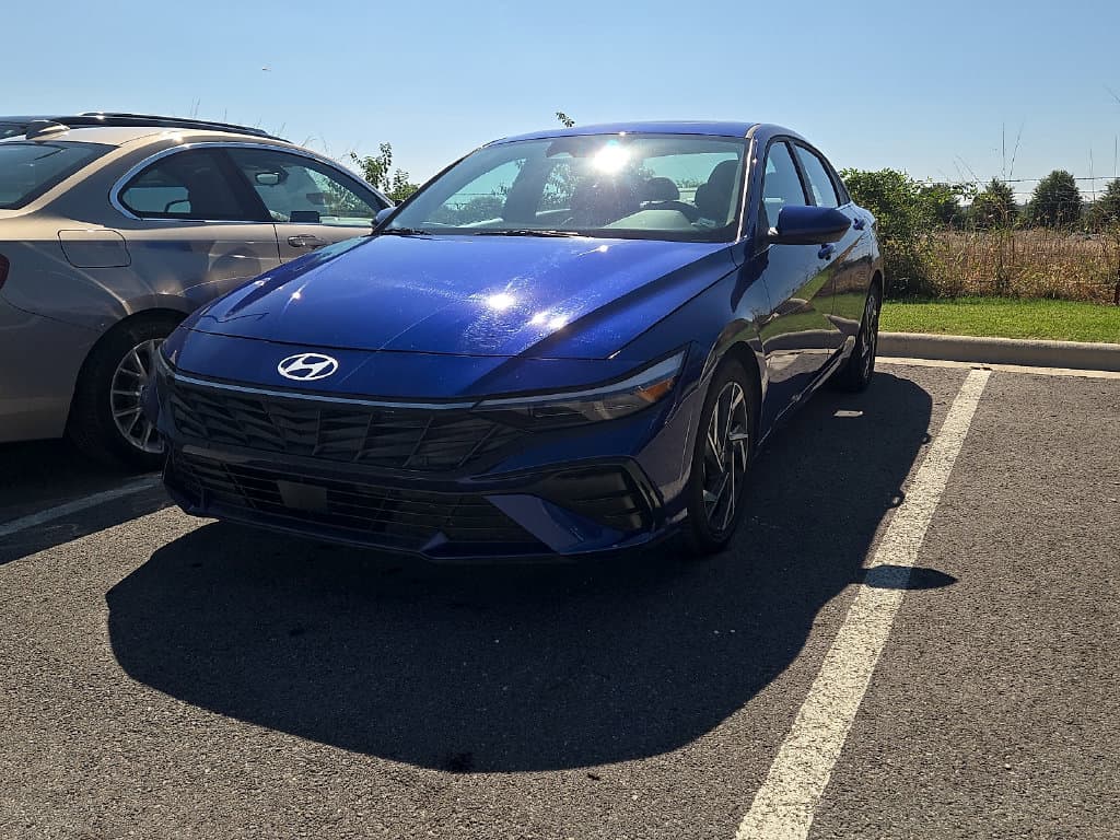 2025 Hyundai Elantra SEL Convenience — photo 1 of 6