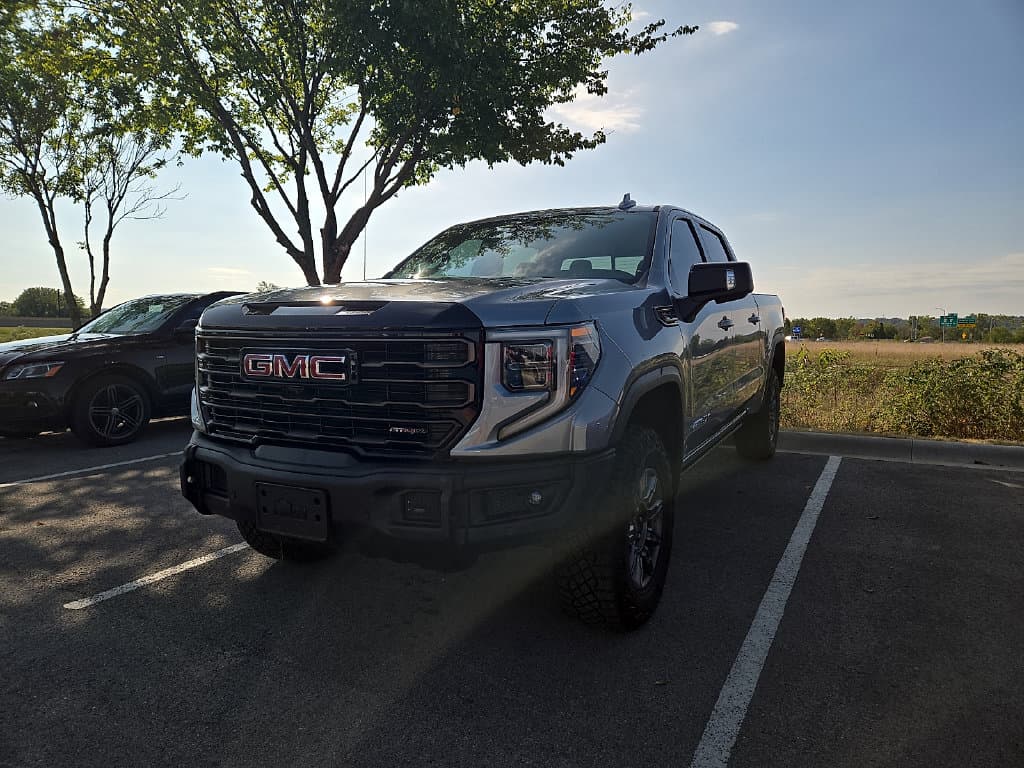 2025 GMC Sierra 1500 AT4X — photo 1 of 6