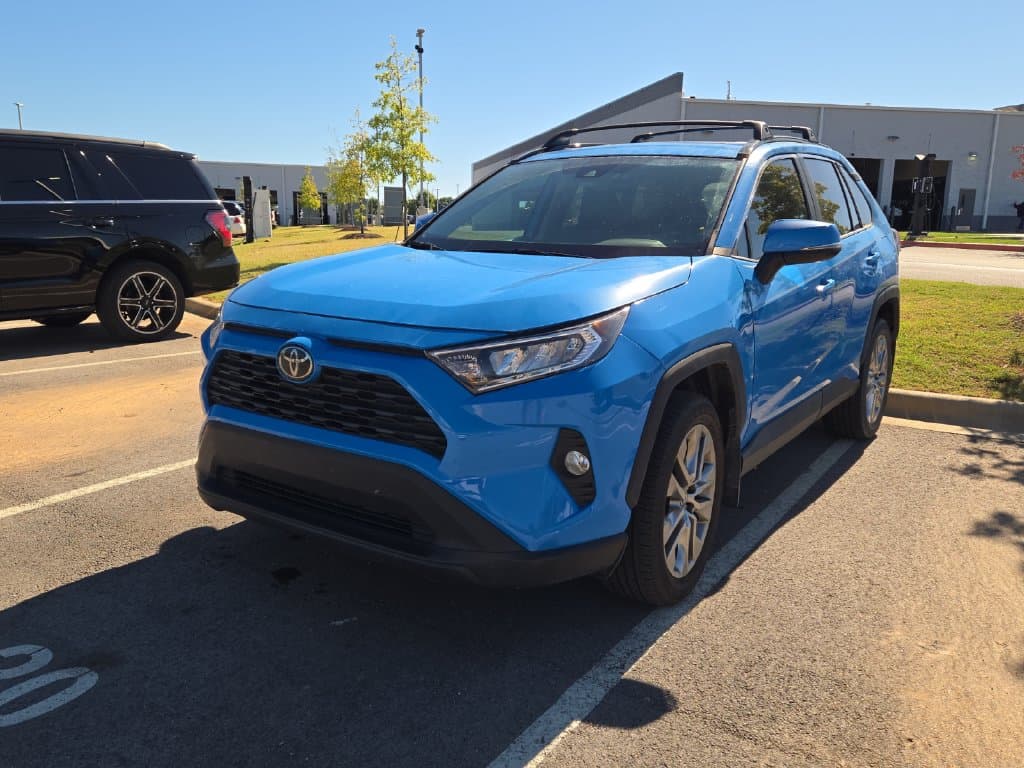2019 Toyota RAV4 XLE Premium — photo 1 of 6