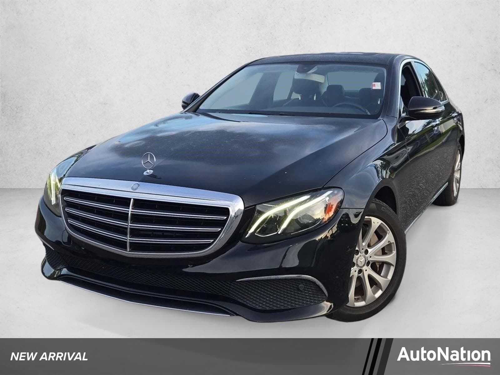 2017 Mercedes-Benz E-Class Base — photo 1 of 15