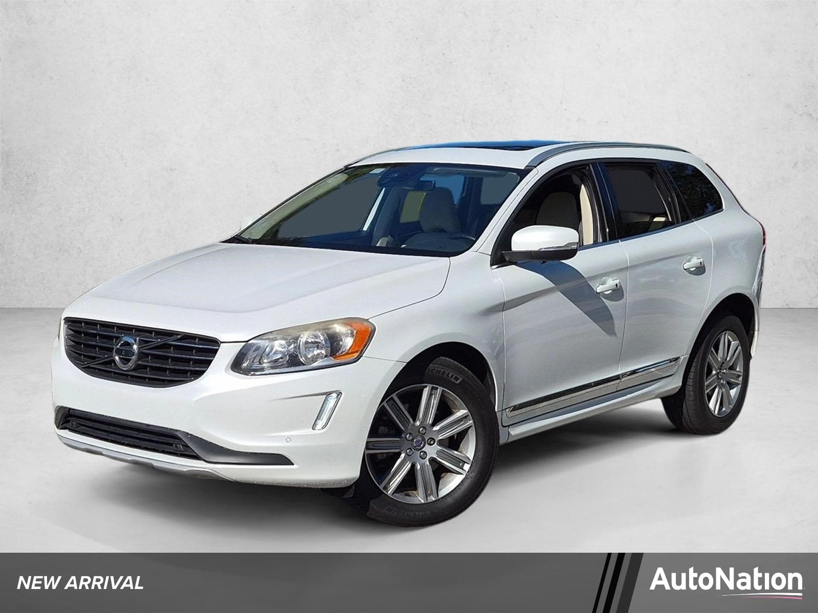 2017 Volvo XC60 Inscription — photo 1 of 17