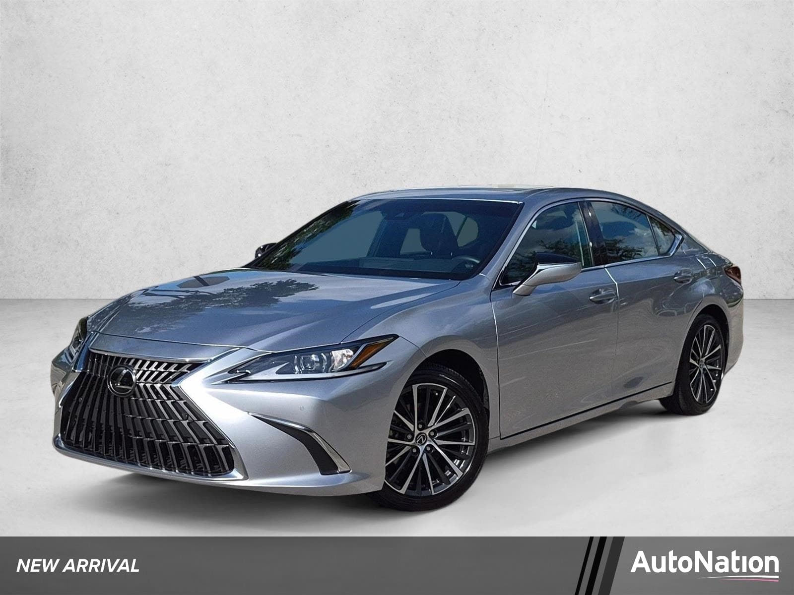 2025 Lexus ES Base — photo 1 of 19