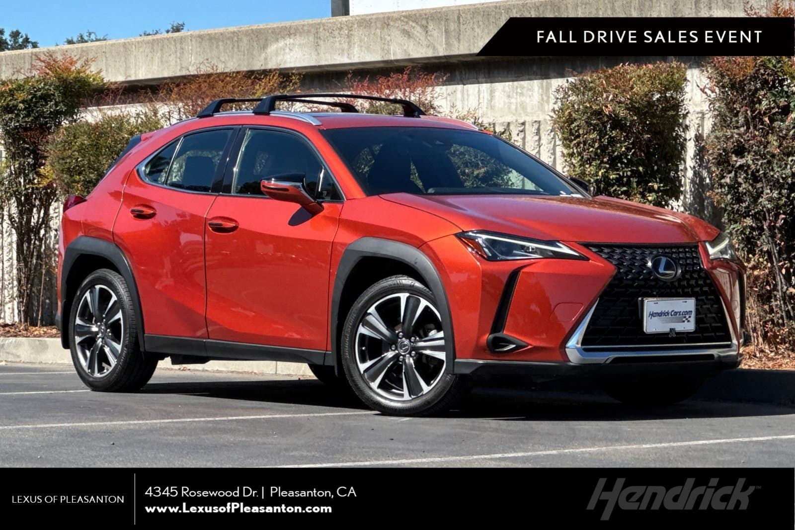 2019 Lexus UX Base — photo 1 of 21