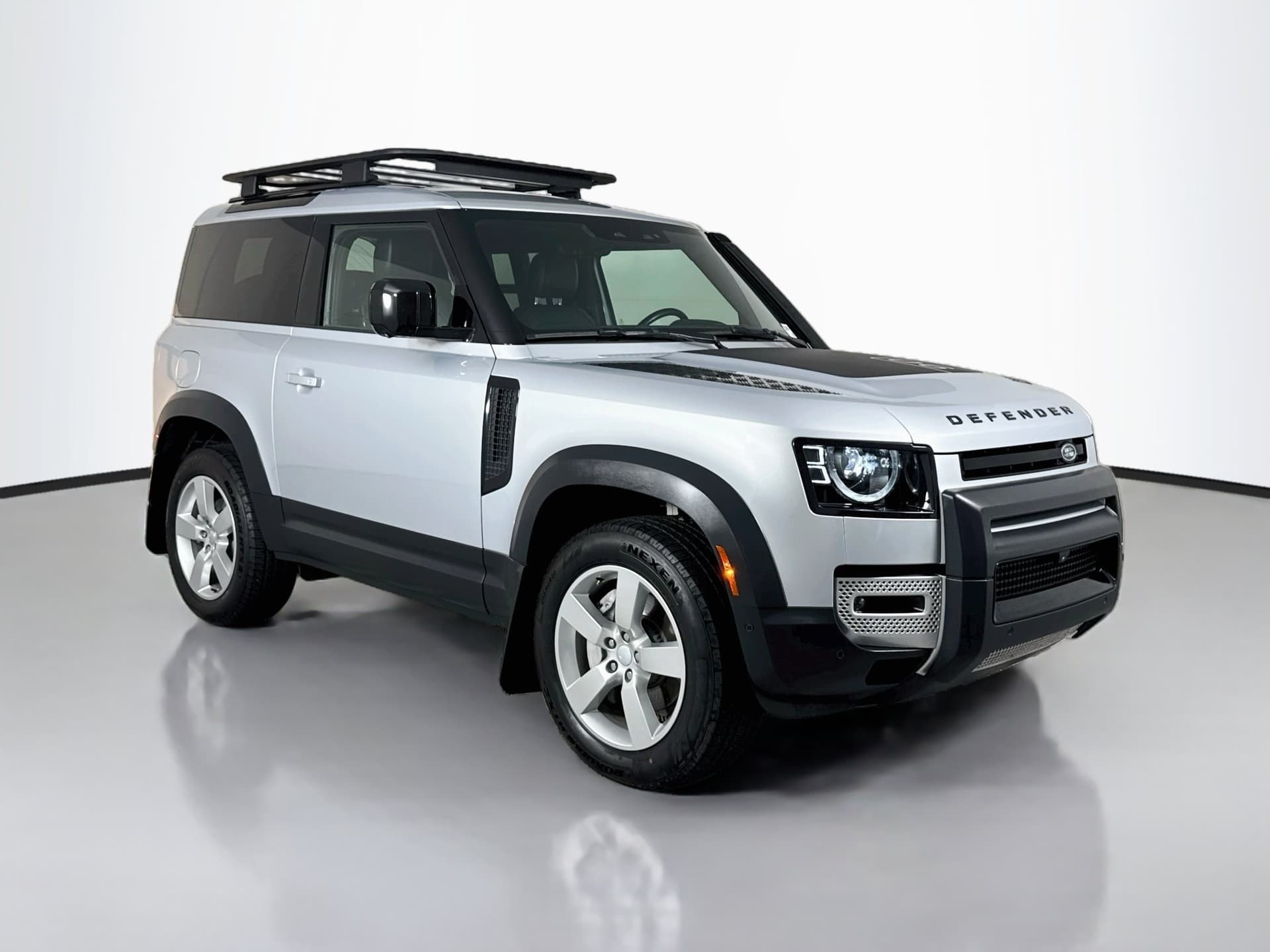 2023 Land Rover Defender SE — photo 1 of 35