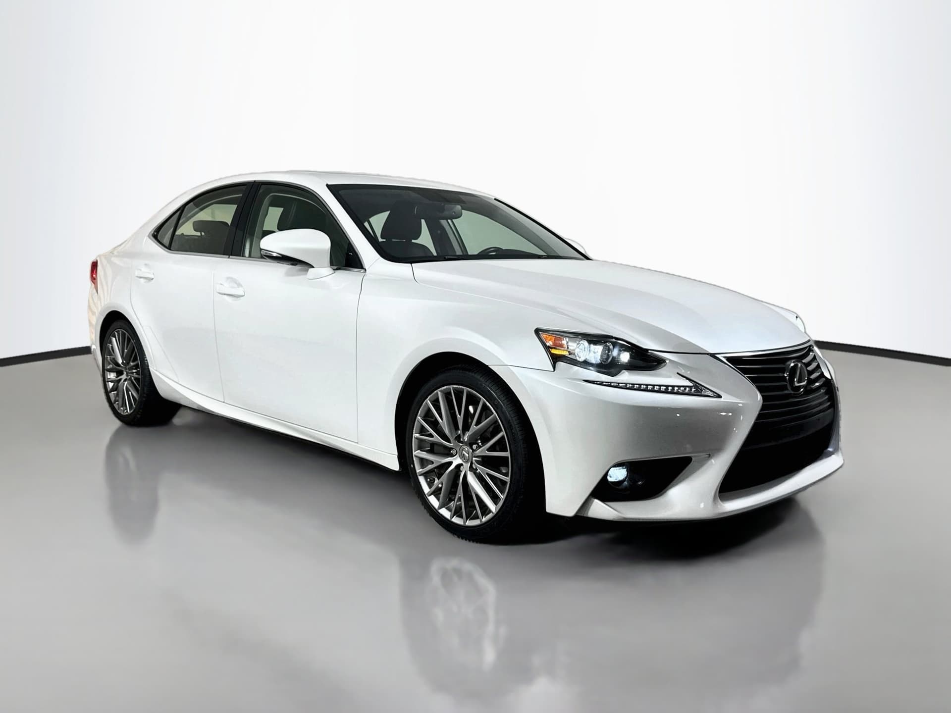 2016 Lexus IS 200t Base — photo 1 of 38