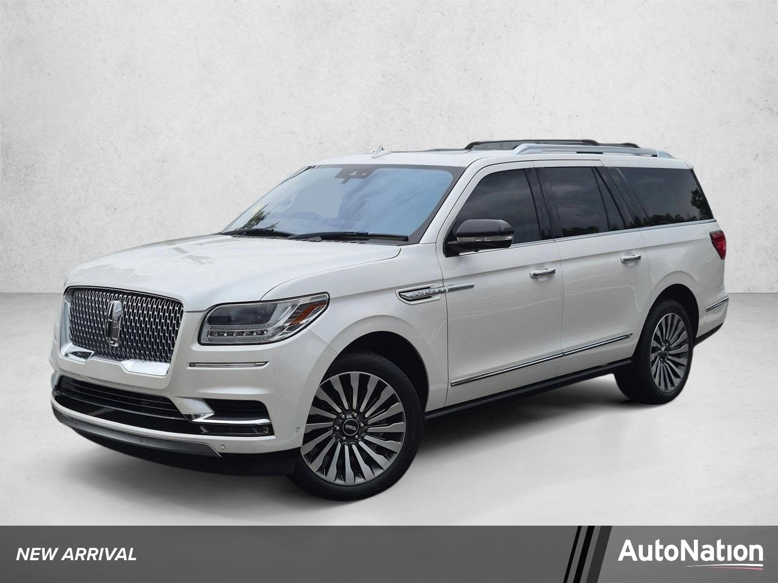 2019 Lincoln Navigator L Reserve — photo 1 of 17