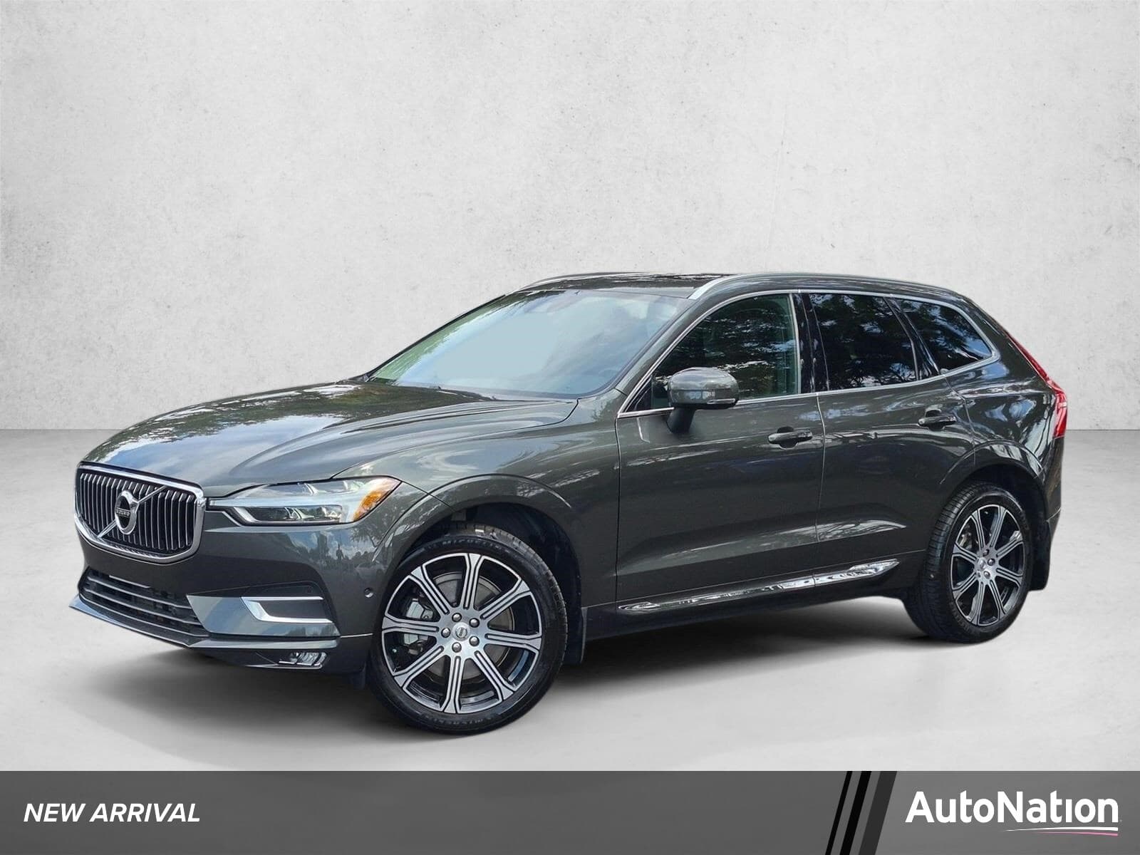 2019 Volvo XC60 Base — photo 1 of 15