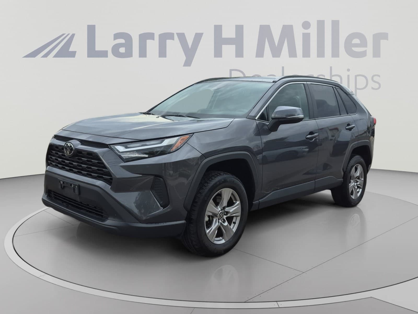 2025 Toyota RAV4 XLE — photo 1 of 34