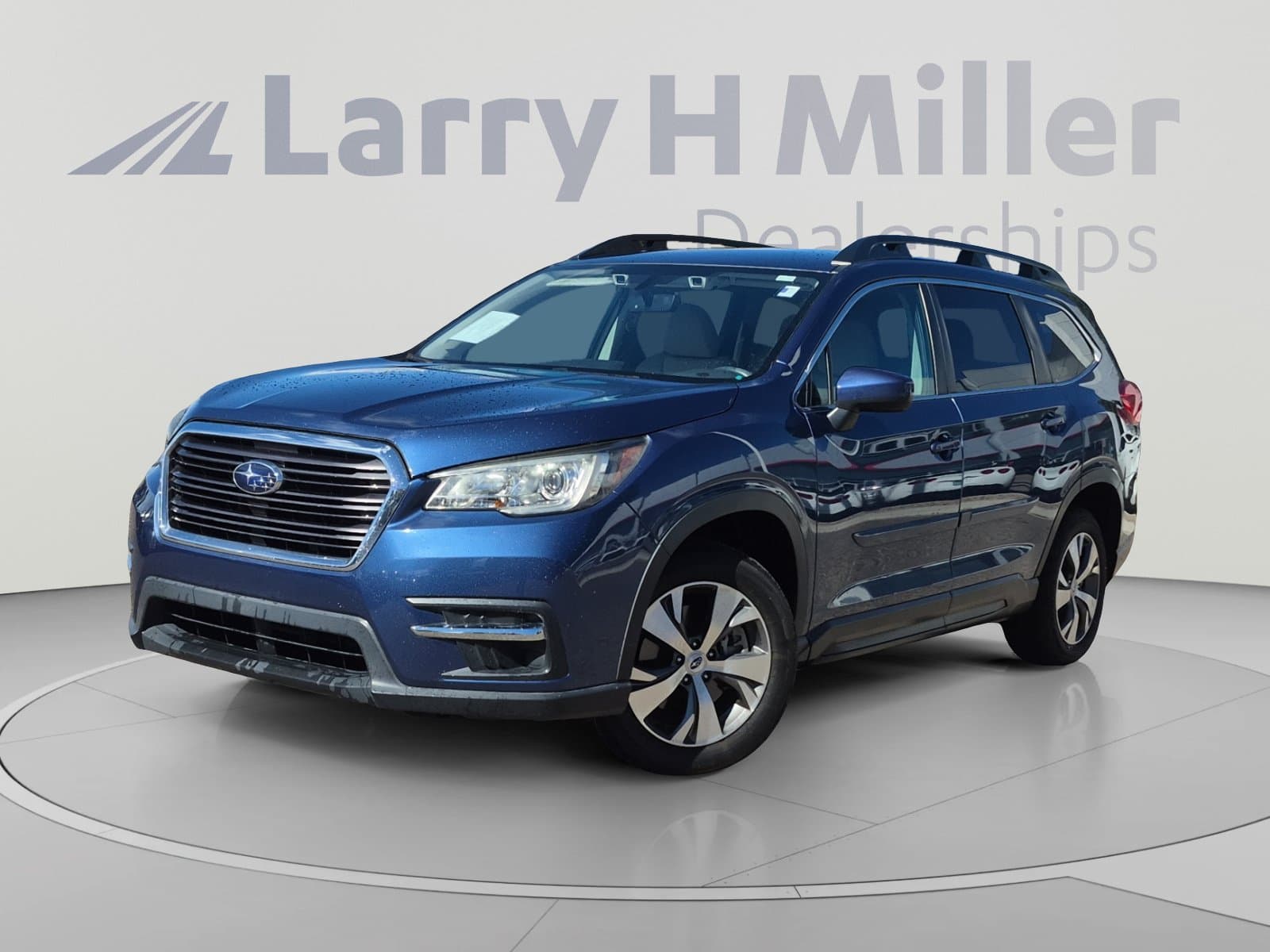 2019 Subaru Ascent Premium — photo 1 of 34