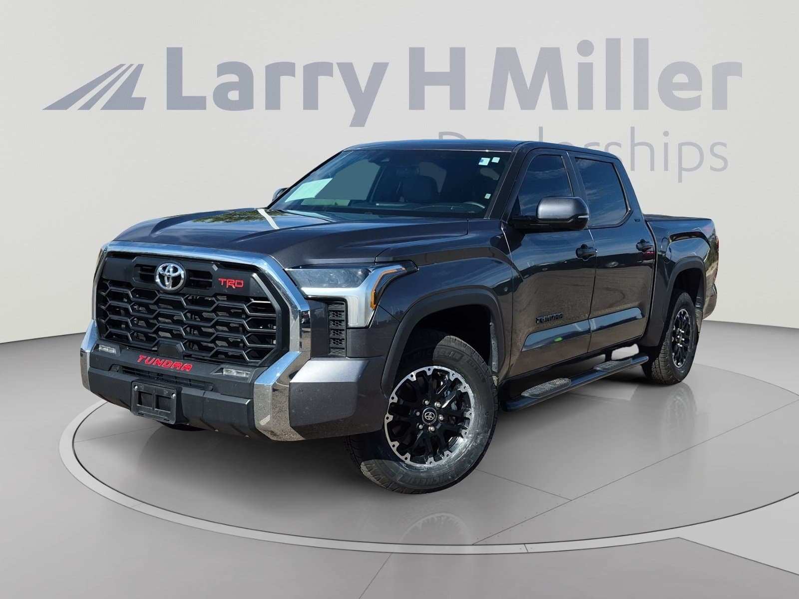 2025 Toyota Tundra 4WD SR5 — photo 1 of 34