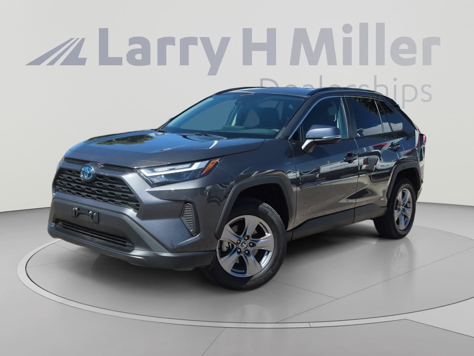2024 Toyota RAV4 Hybrid LE — photo 1 of 34