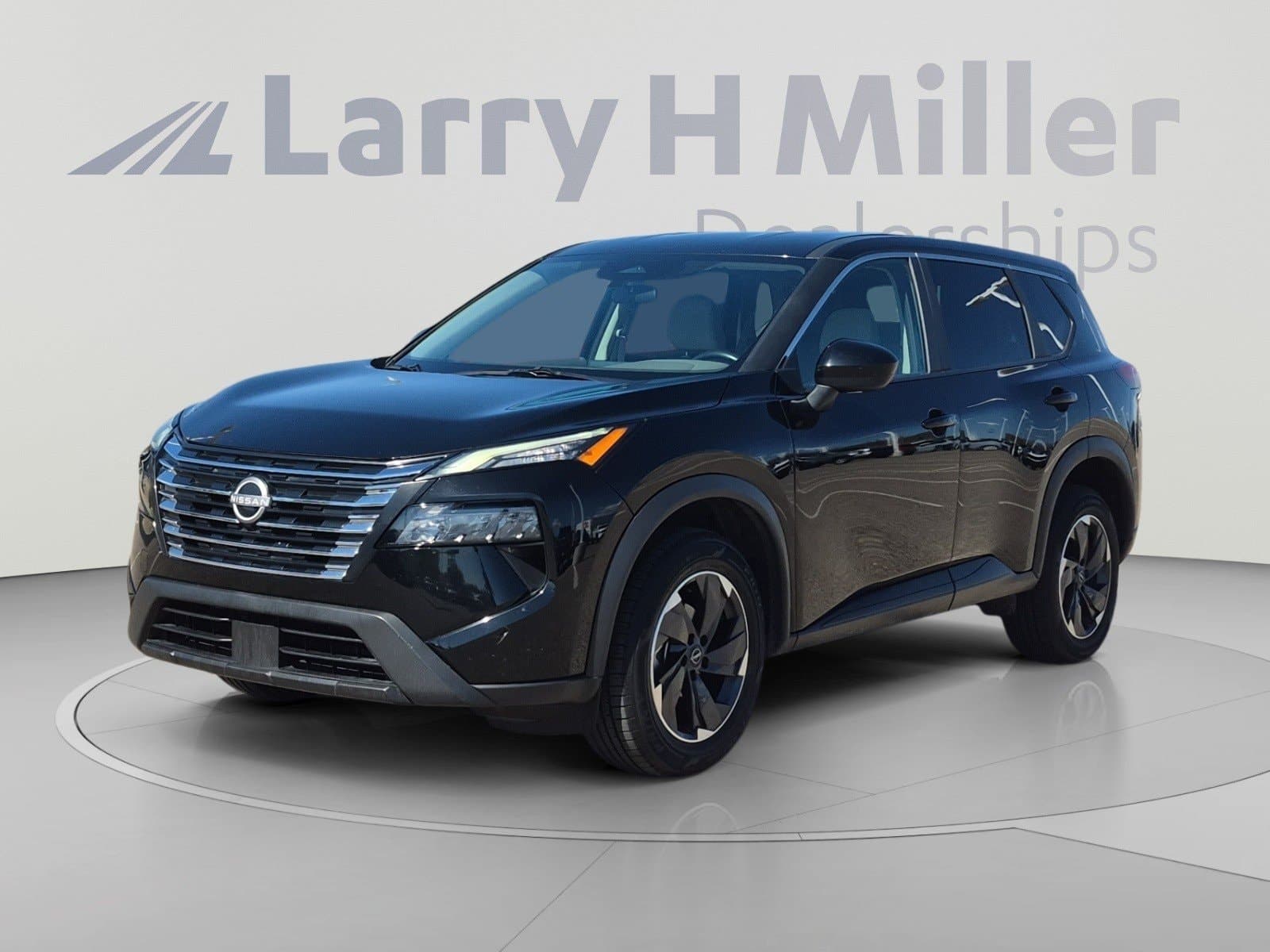 2025 Nissan Rogue SV — photo 1 of 32