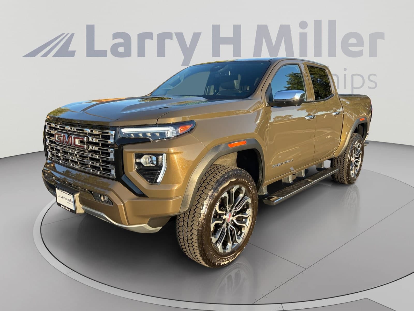 2024 GMC Canyon 4WD Denali — photo 1 of 33