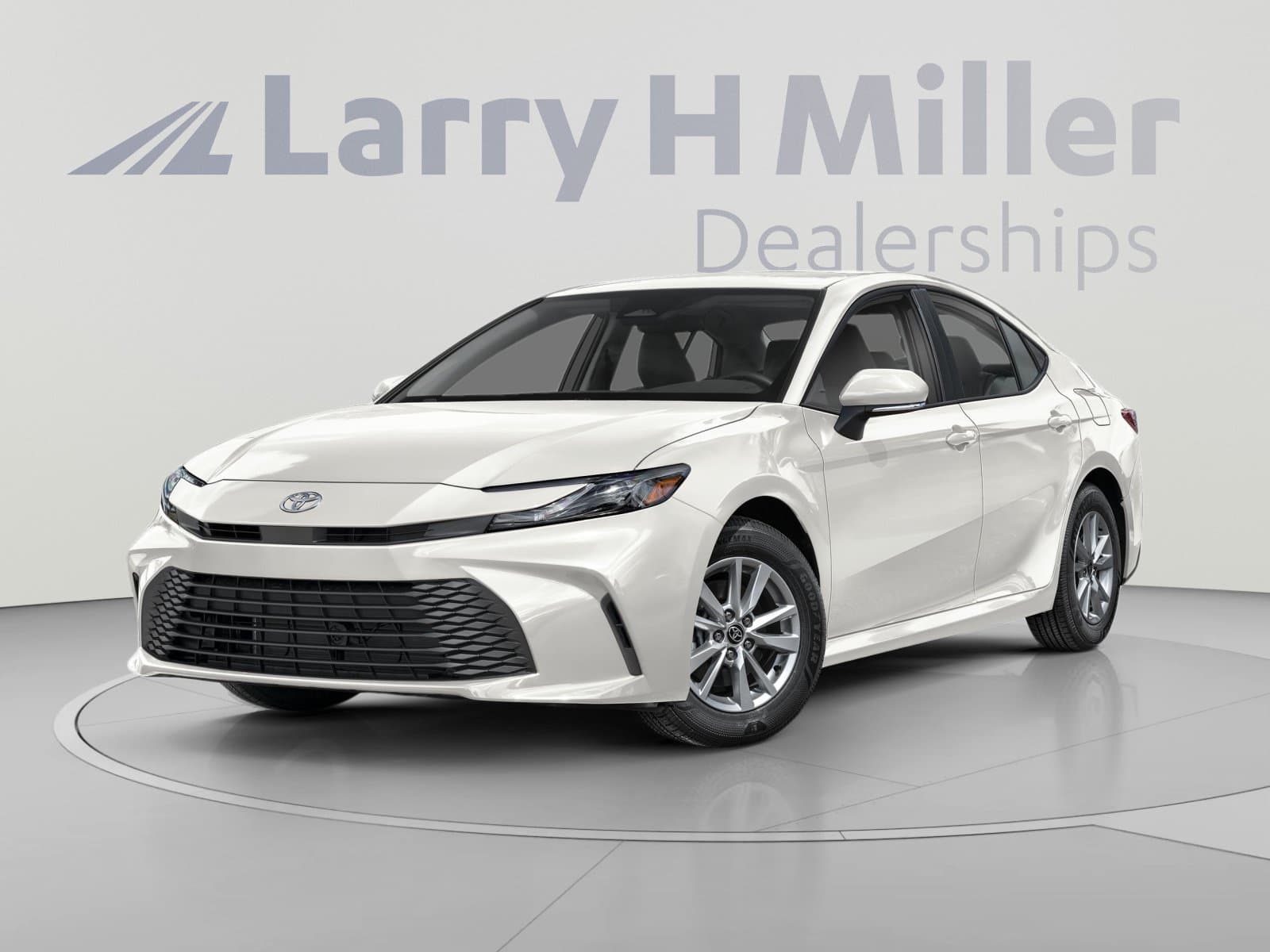 2025 Toyota Camry SE — photo 1 of 12
