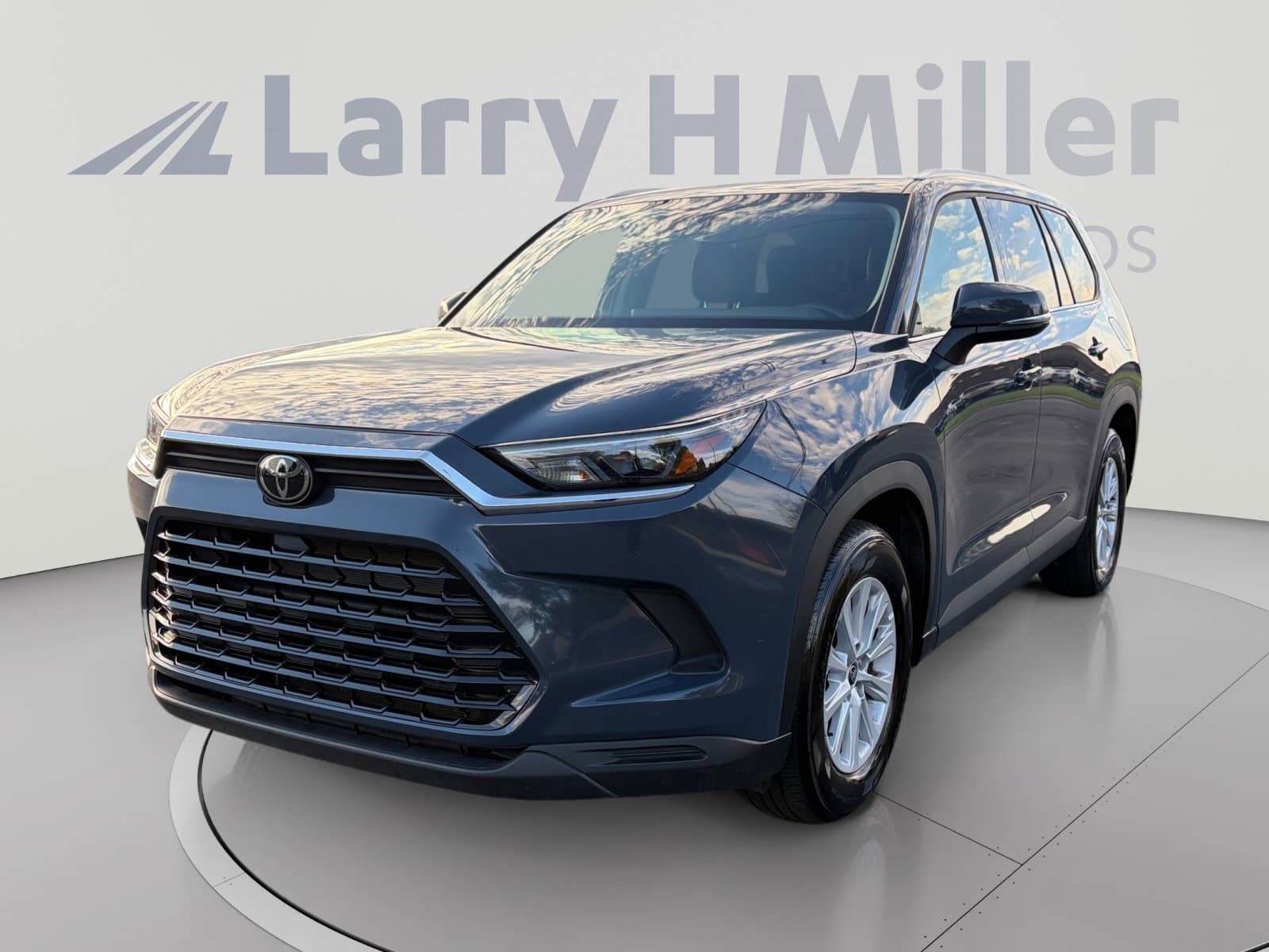 2025 Toyota Grand Highlander XLE — photo 1 of 32