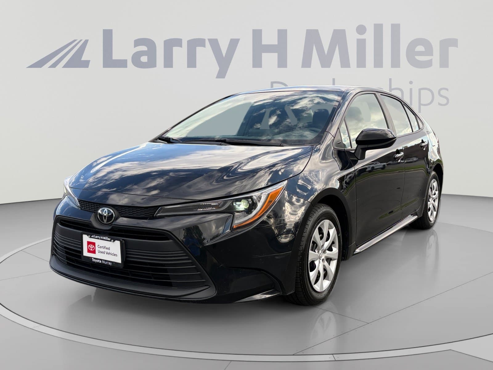 2024 Toyota Corolla LE — photo 1 of 28