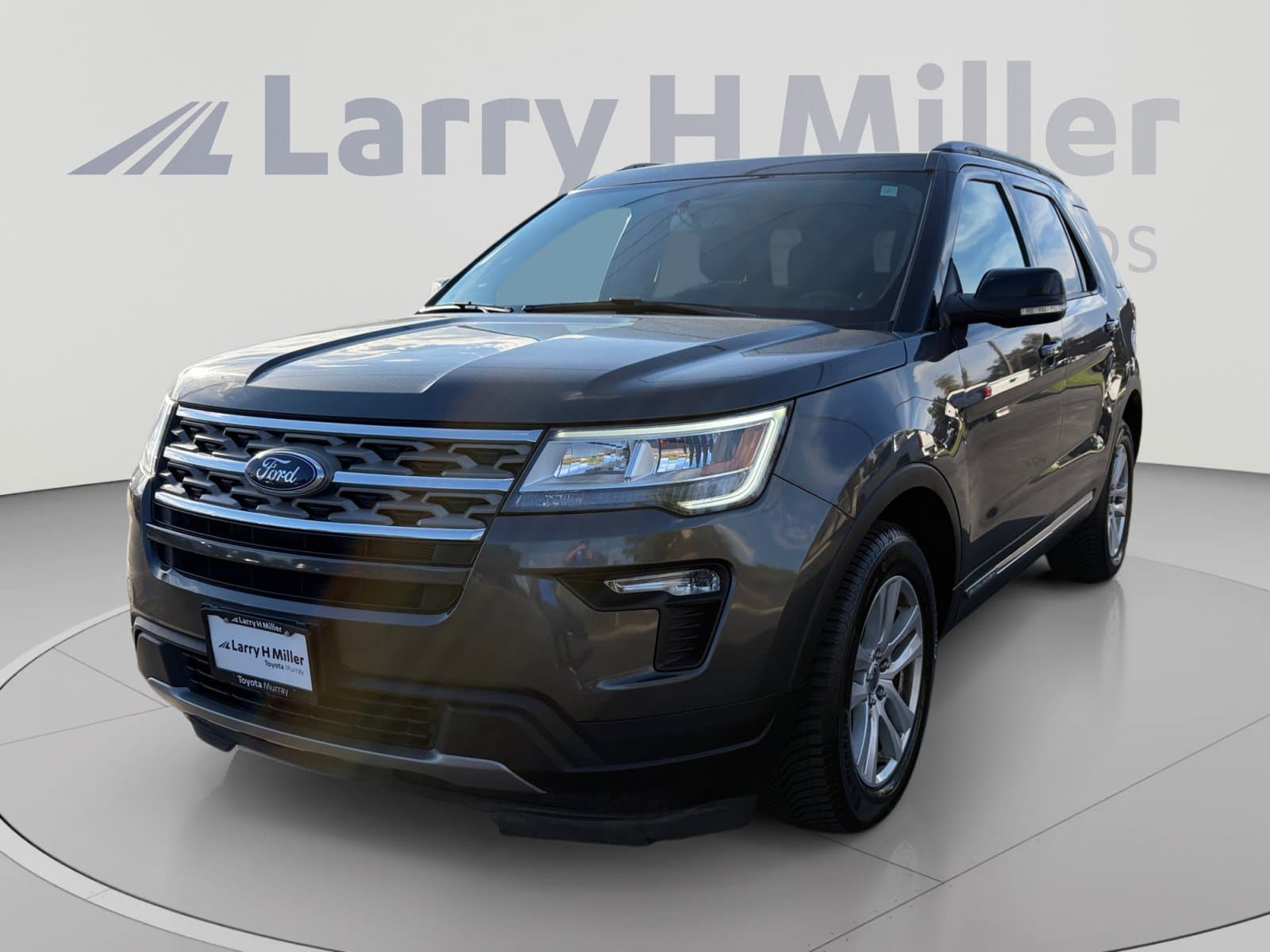 2018 Ford Explorer XLT — photo 1 of 32