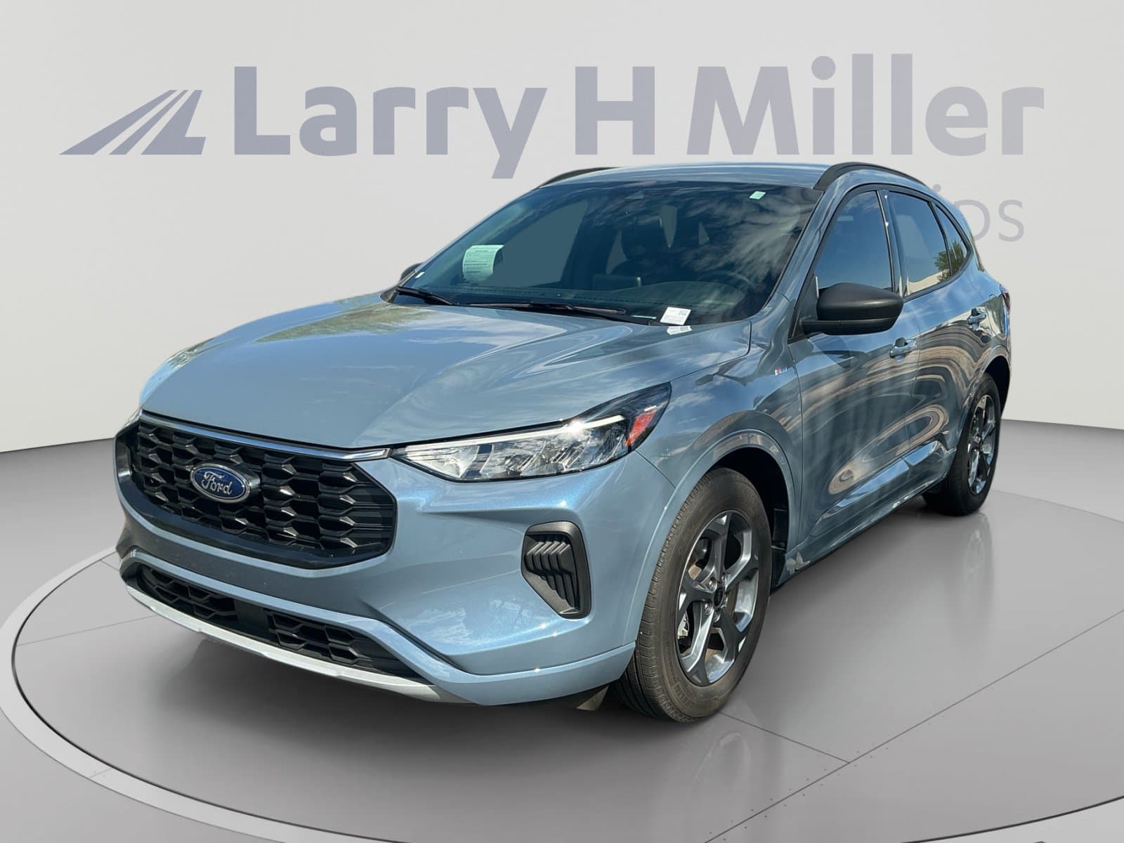 2024 Ford Escape ST-Line — photo 1 of 33