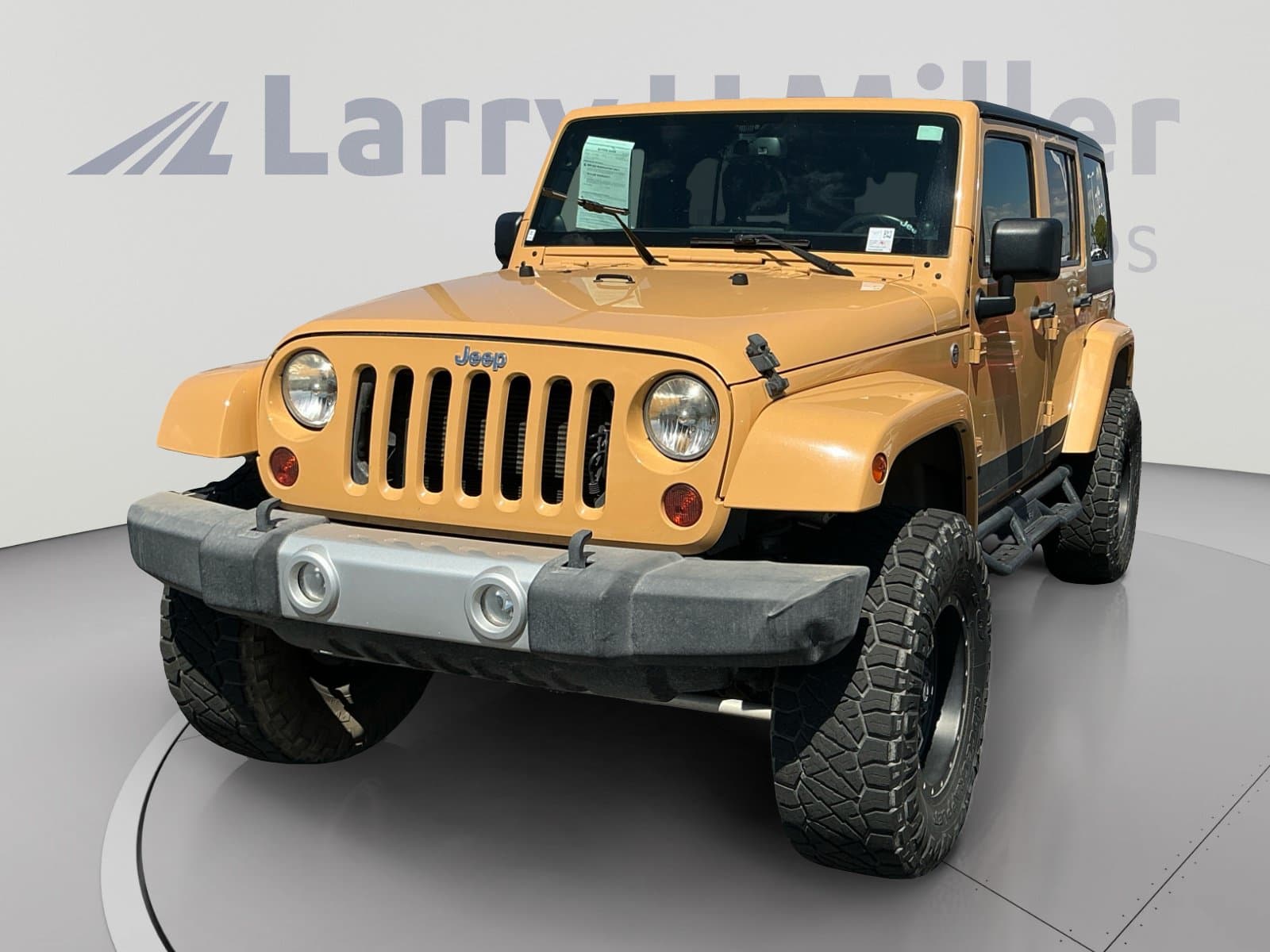 2013 Jeep Wrangler Unlimited Sahara — photo 1 of 18
