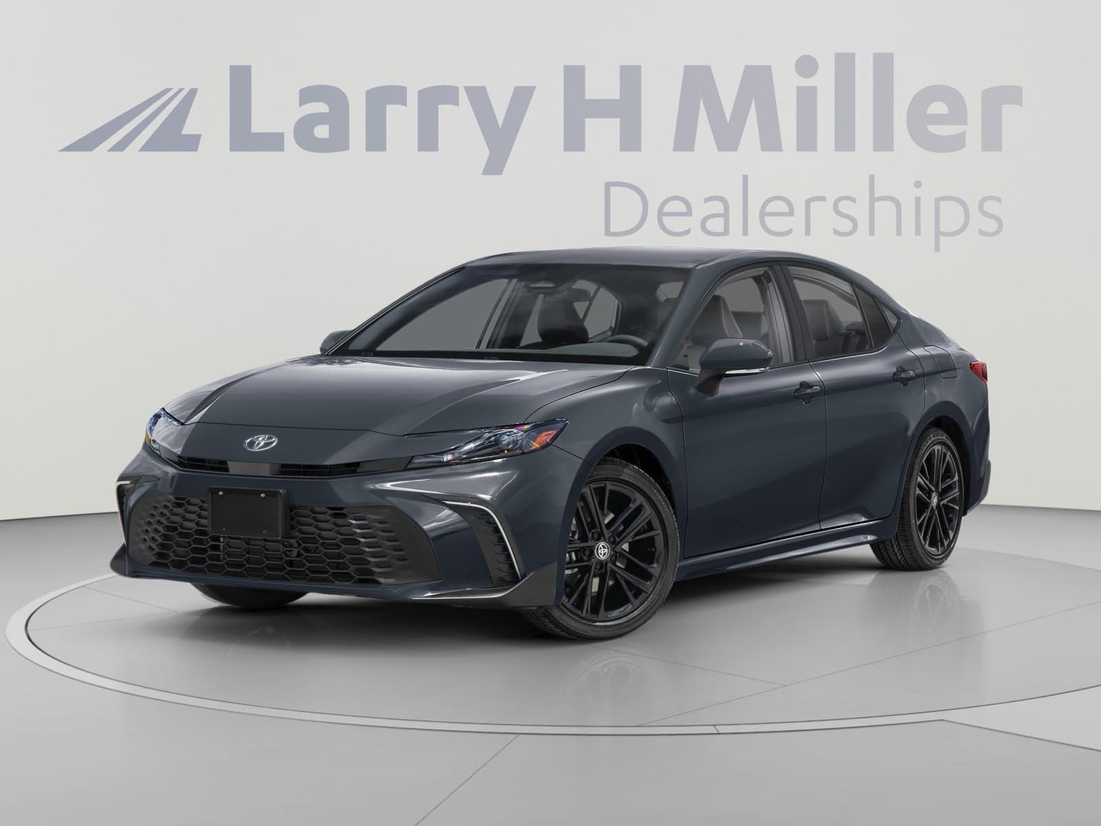 2025 Toyota Camry SE — photo 1 of 11