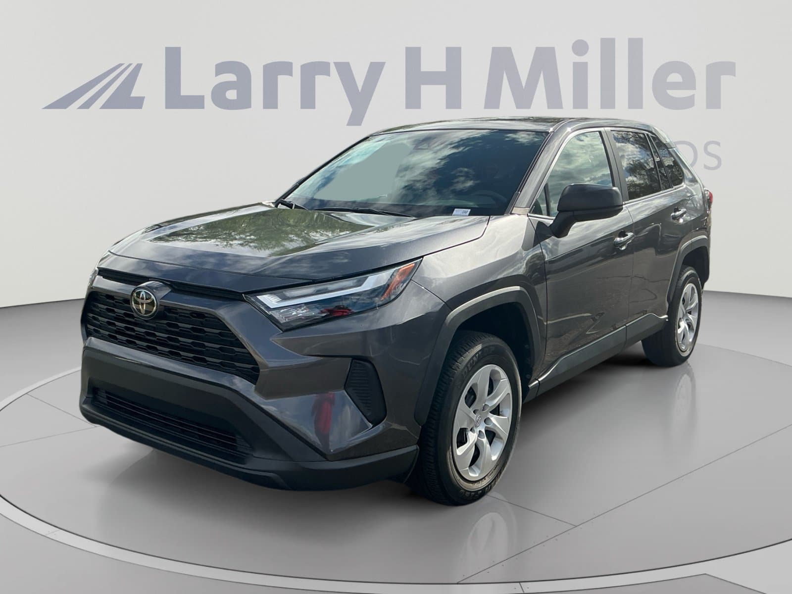 2024 Toyota RAV4 LE — photo 1 of 33
