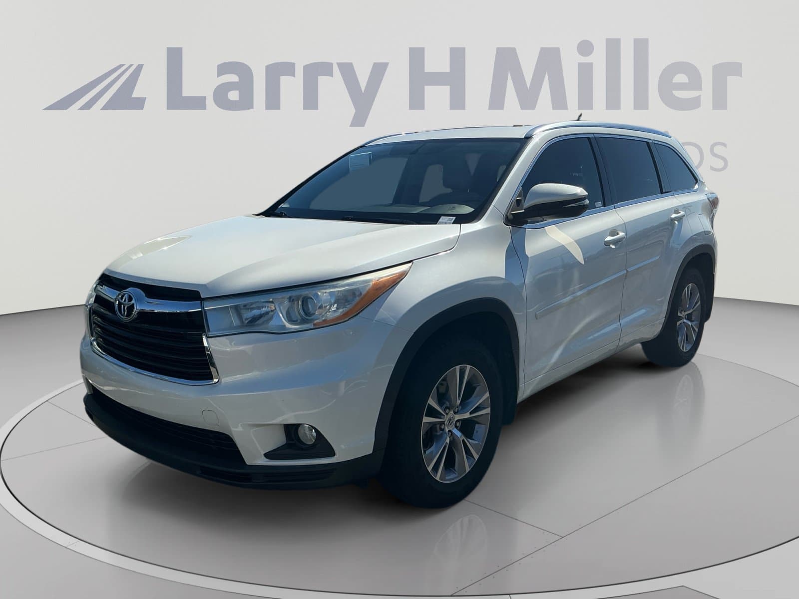 2014 Toyota Highlander Base — photo 1 of 34
