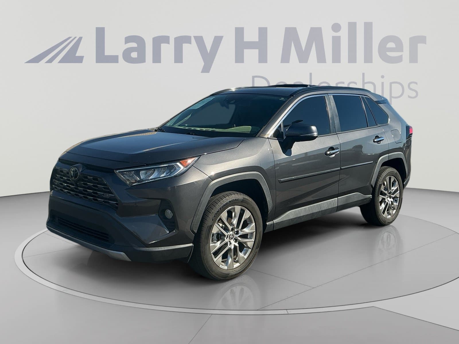 2021 Toyota RAV4 Limited — photo 1 of 35