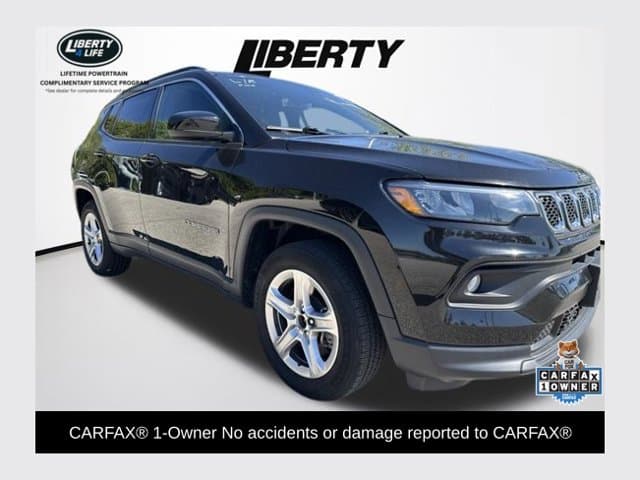 2023 Jeep Compass Latitude — photo 1 of 14