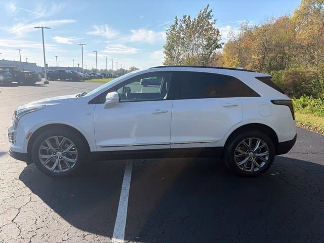 2021 Cadillac XT5 AWD Sport — photo 1 of 19