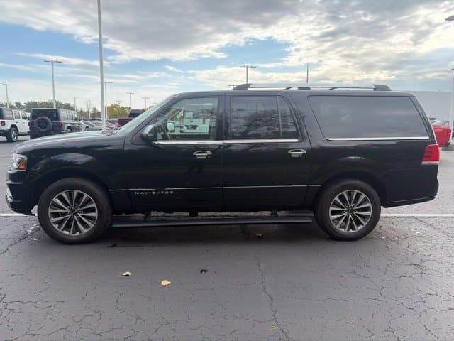 2017 Lincoln Navigator L Select — photo 1 of 17