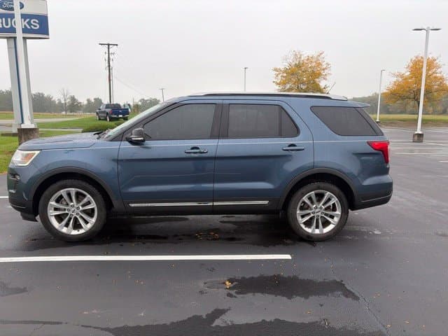 2018 Ford Explorer XLT — photo 1 of 16