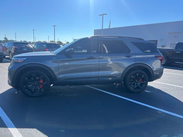2023 Ford Explorer ST-Line — photo 1 of 17