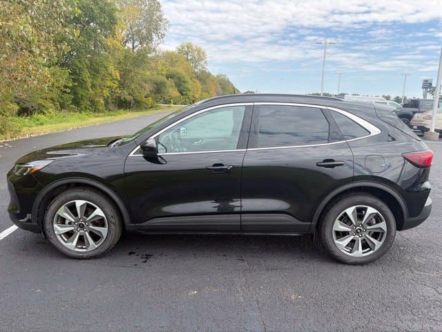2025 Ford Escape Platinum — photo 1 of 16