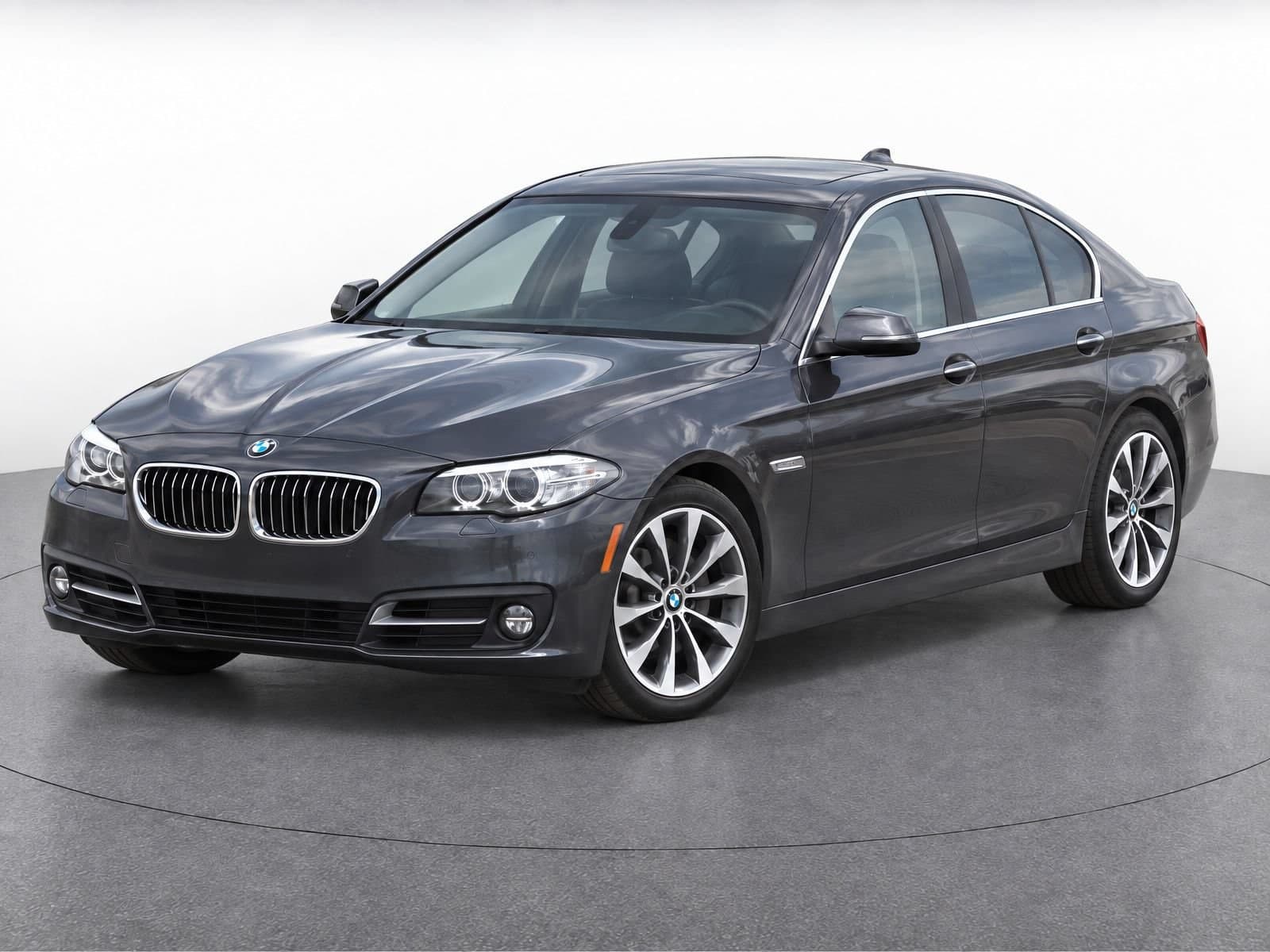2016 BMW 5 Series 528i xDrive — photo 1 of 8