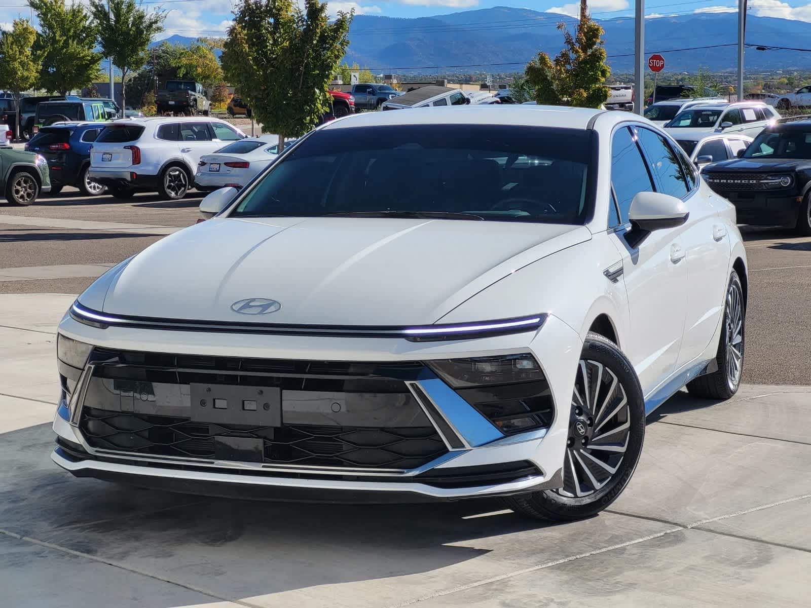 2025 Hyundai Sonata Hybrid SEL — photo 1 of 31