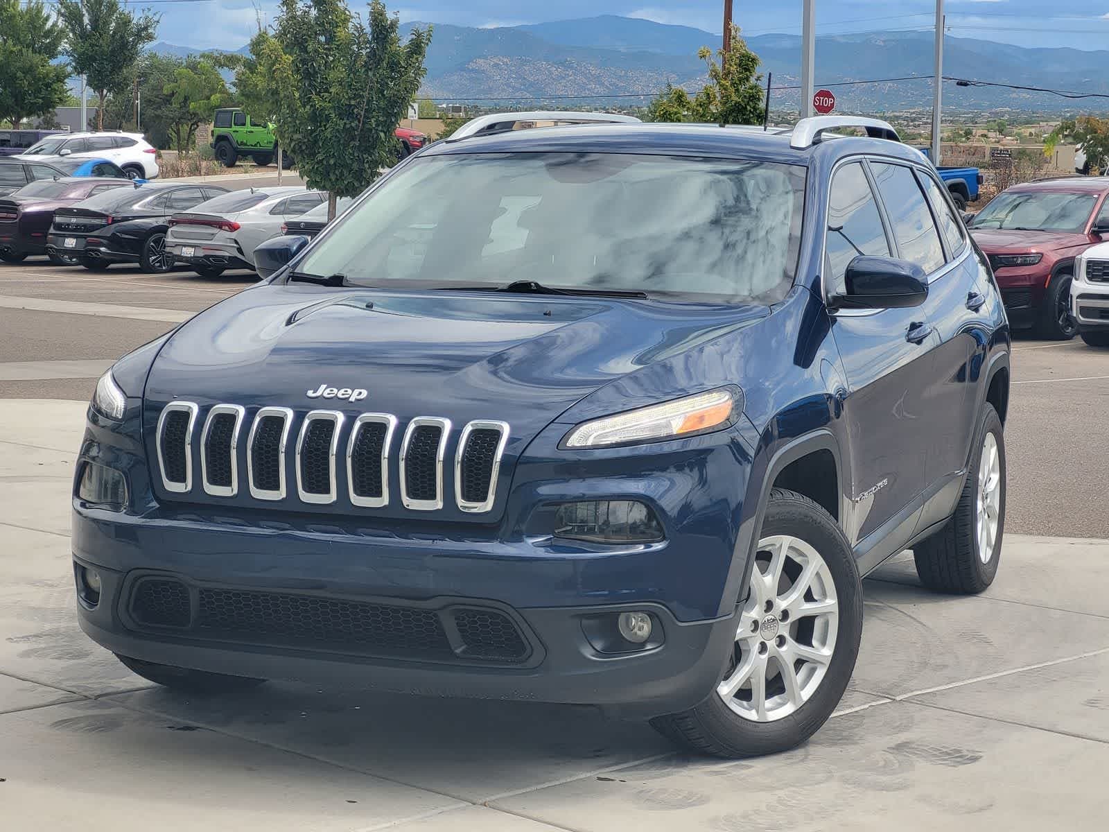 2018 Jeep Cherokee Latitude Plus — photo 1 of 28