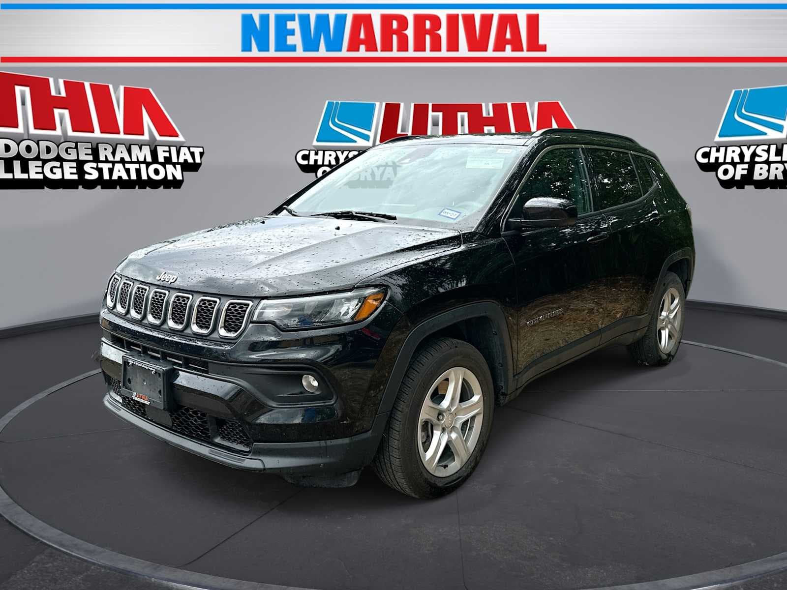 2024 Jeep Compass Latitude — photo 1 of 13