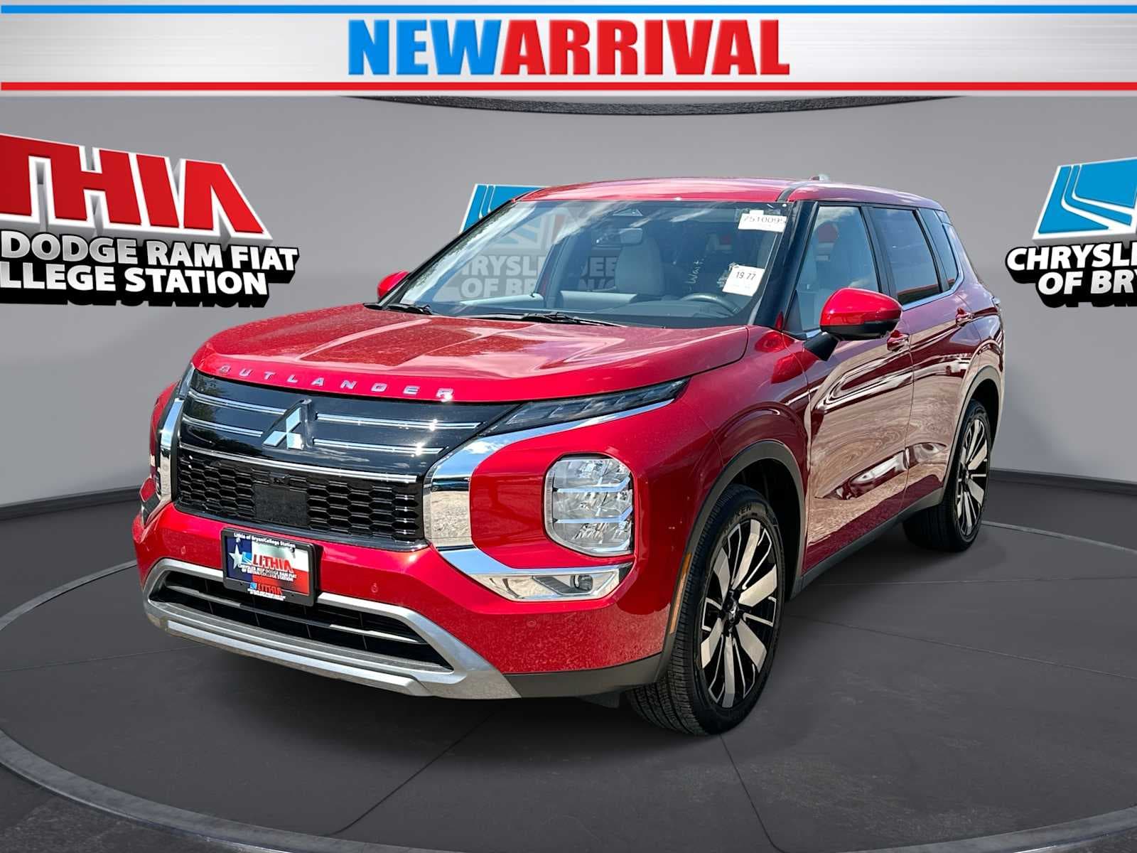 2025 Mitsubishi Outlander SE — photo 1 of 5
