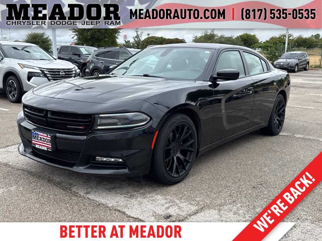 2016 Dodge Charger SXT — photo 1 of 21