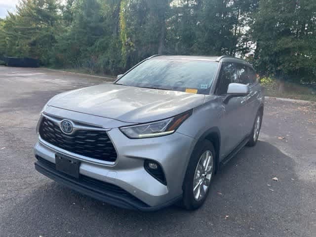 2023 Toyota Highlander Hybrid Limited — photo 1 of 9