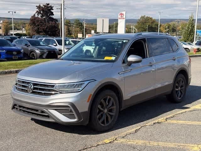 2023 Volkswagen Tiguan Base — photo 1 of 9