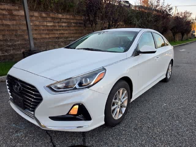 2019 Hyundai Sonata SE — photo 1 of 9