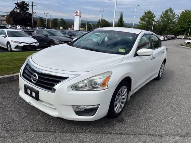 2015 Nissan Altima 2.5 S — photo 1 of 9
