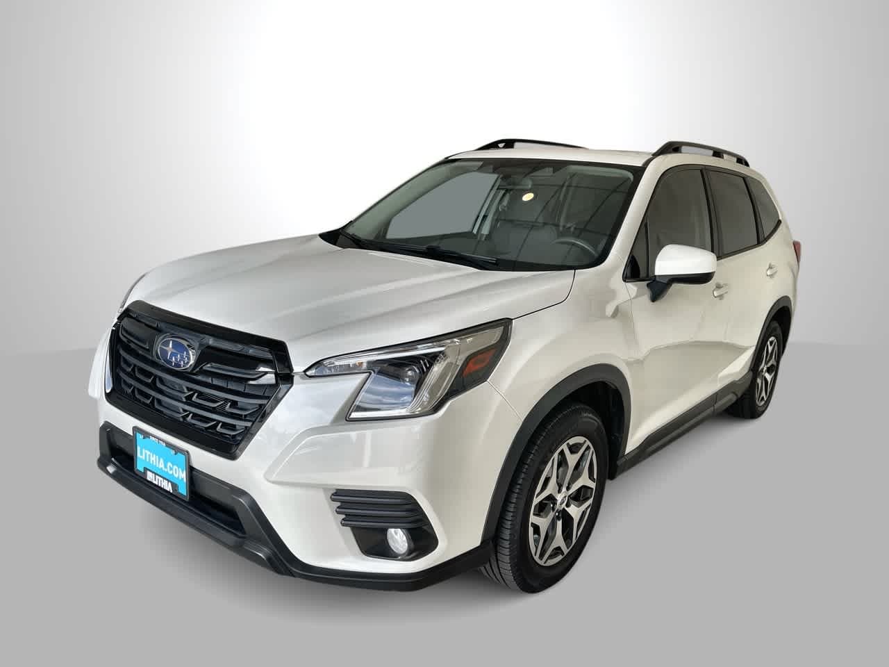 2023 Subaru Forester Premium — photo 1 of 28